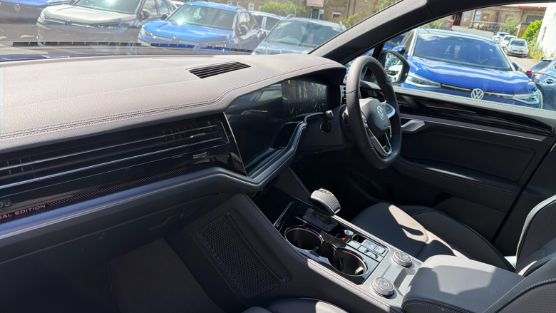 Volkswagen Touareg 3.0 V6 TDI 4Motion 286 Final Edition 5dr Tip Auto Diesel Estate